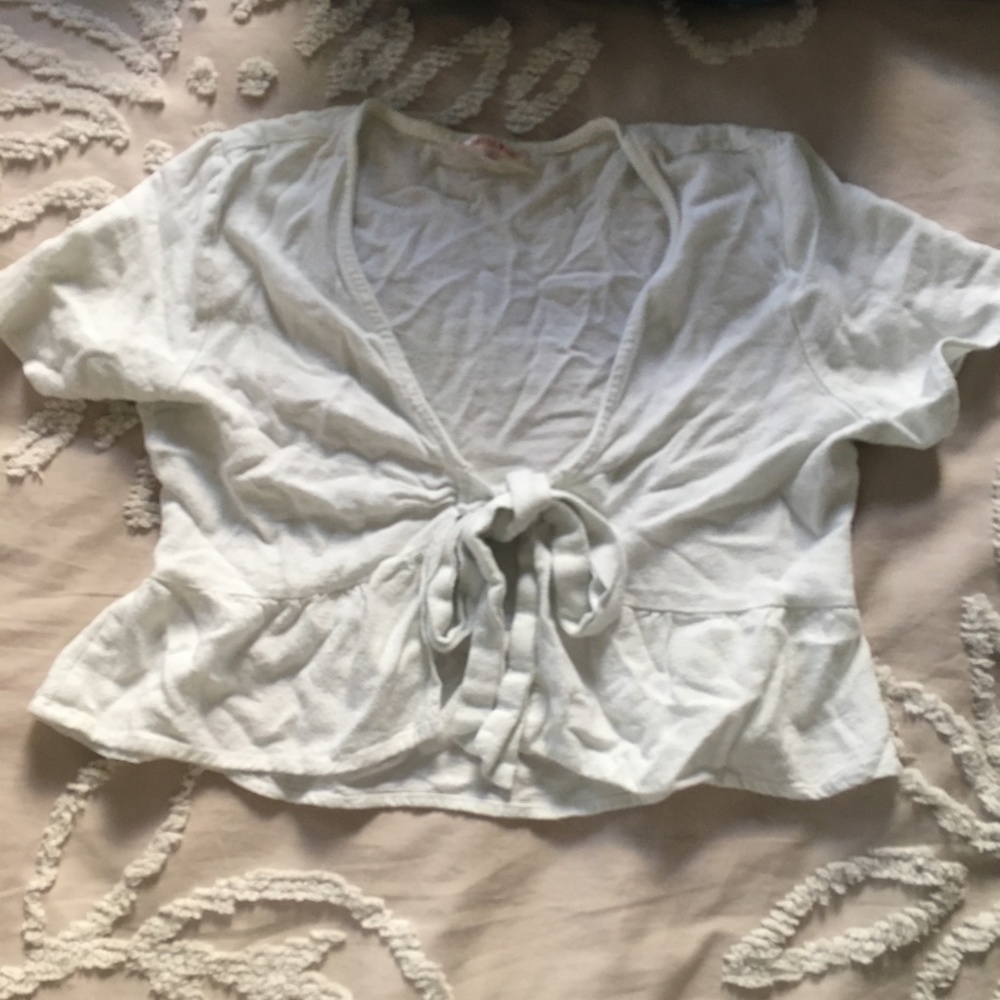 Cute white cropped tie blouse